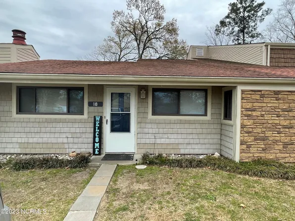 18 Quarterdeck Townes, New Bern, NC 28562
