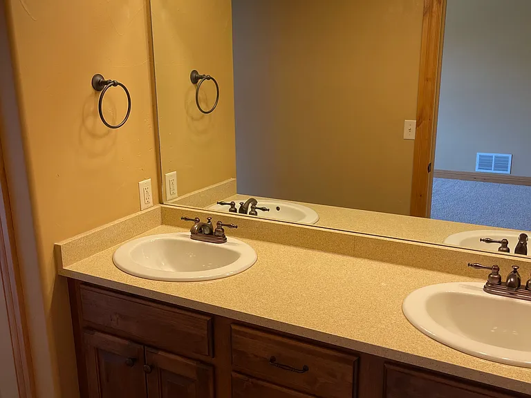 905 Saxon Way #D — Photo 13