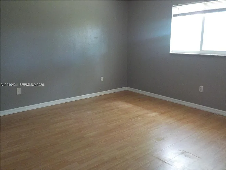 316 NE 7th St — Photo 22