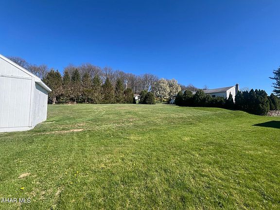 5th image of 2220 Hixton Rd
