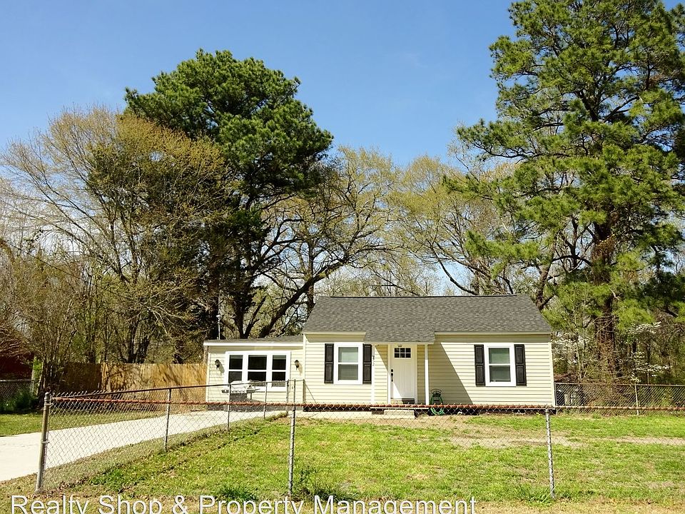 1st image of 252 Leonard St