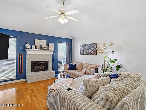 5th image of 1021 Craig Cir