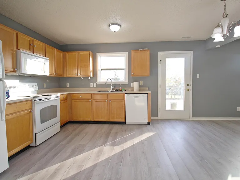 945 Shenandoah Way — Photo 12