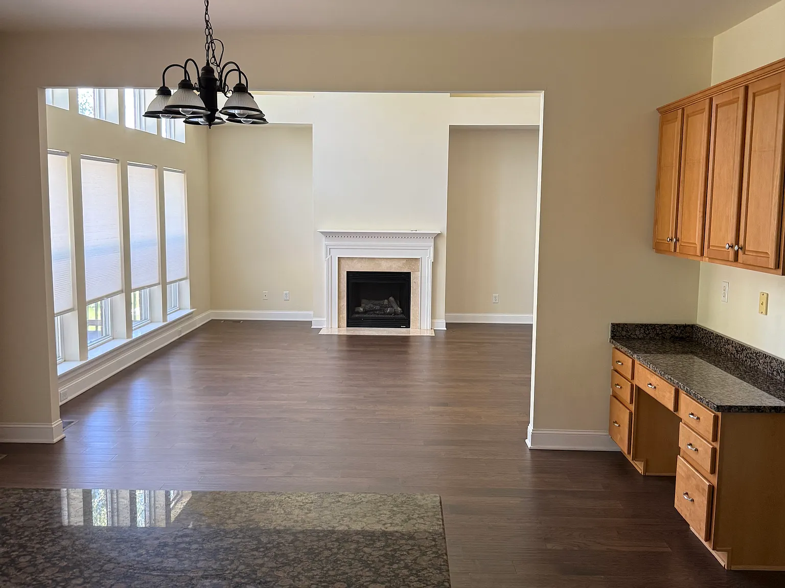 4 bed, 3347 sqft, $4,750 — Photo 2