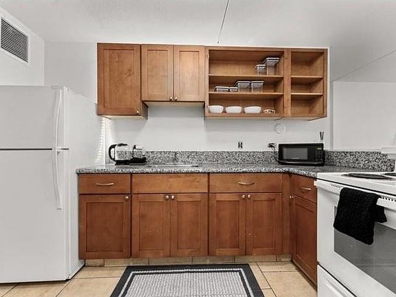 3rd image of 111 Kahului Beach Rd APT B112