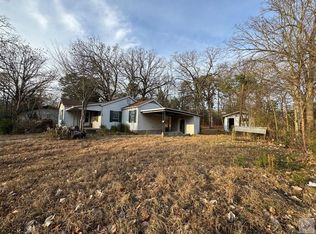 201 Roosevelt Rd, Hooks, TX 75561