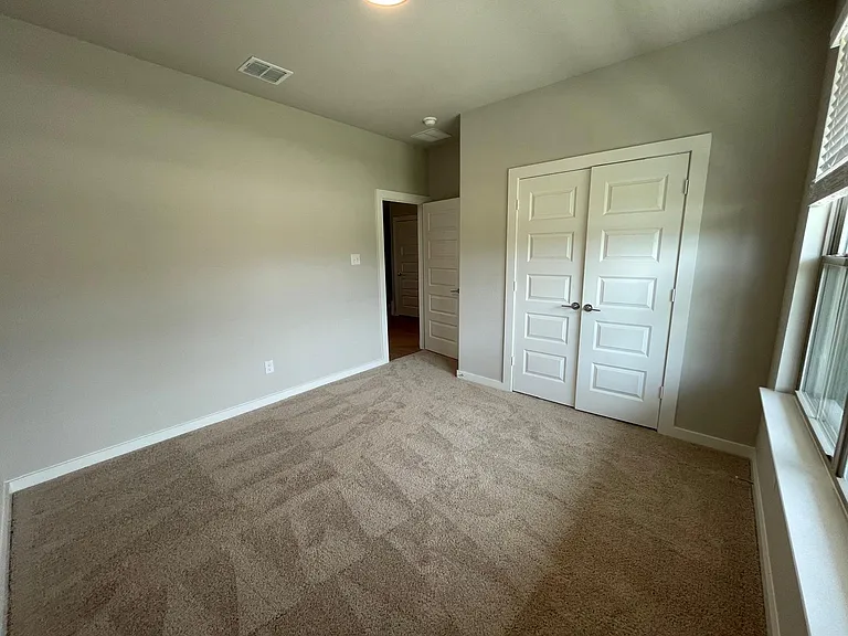 1101 Mahogany Dr — Photo 60