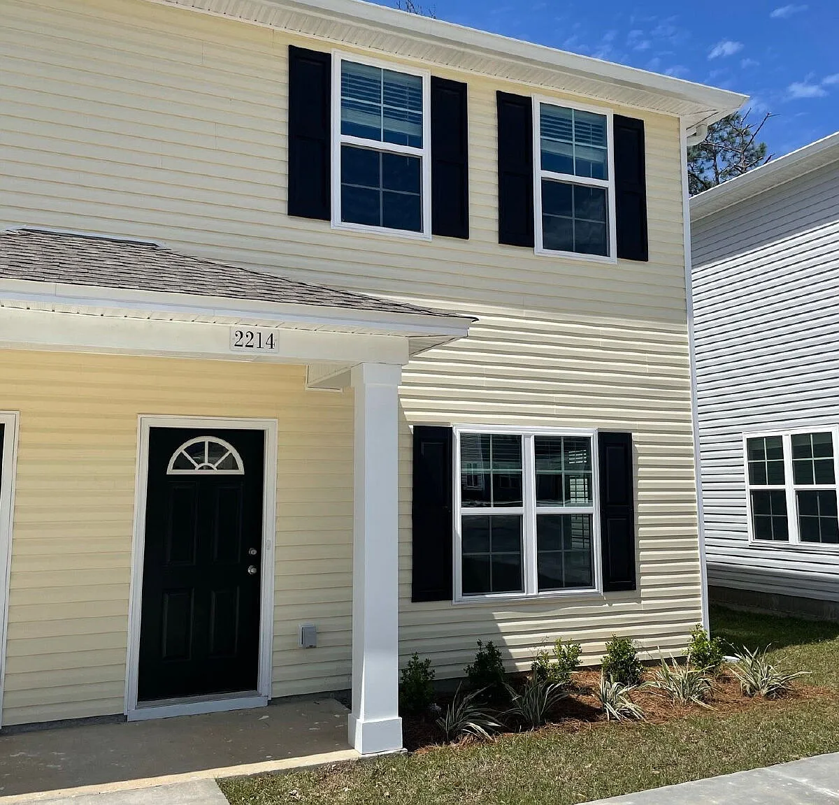 3 bed, 3.0 bath, 1174 sqft, $1,500 — Photo 1