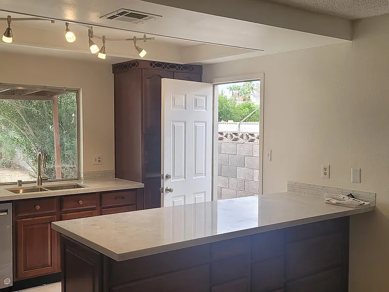Bunker Cir — Photo 5