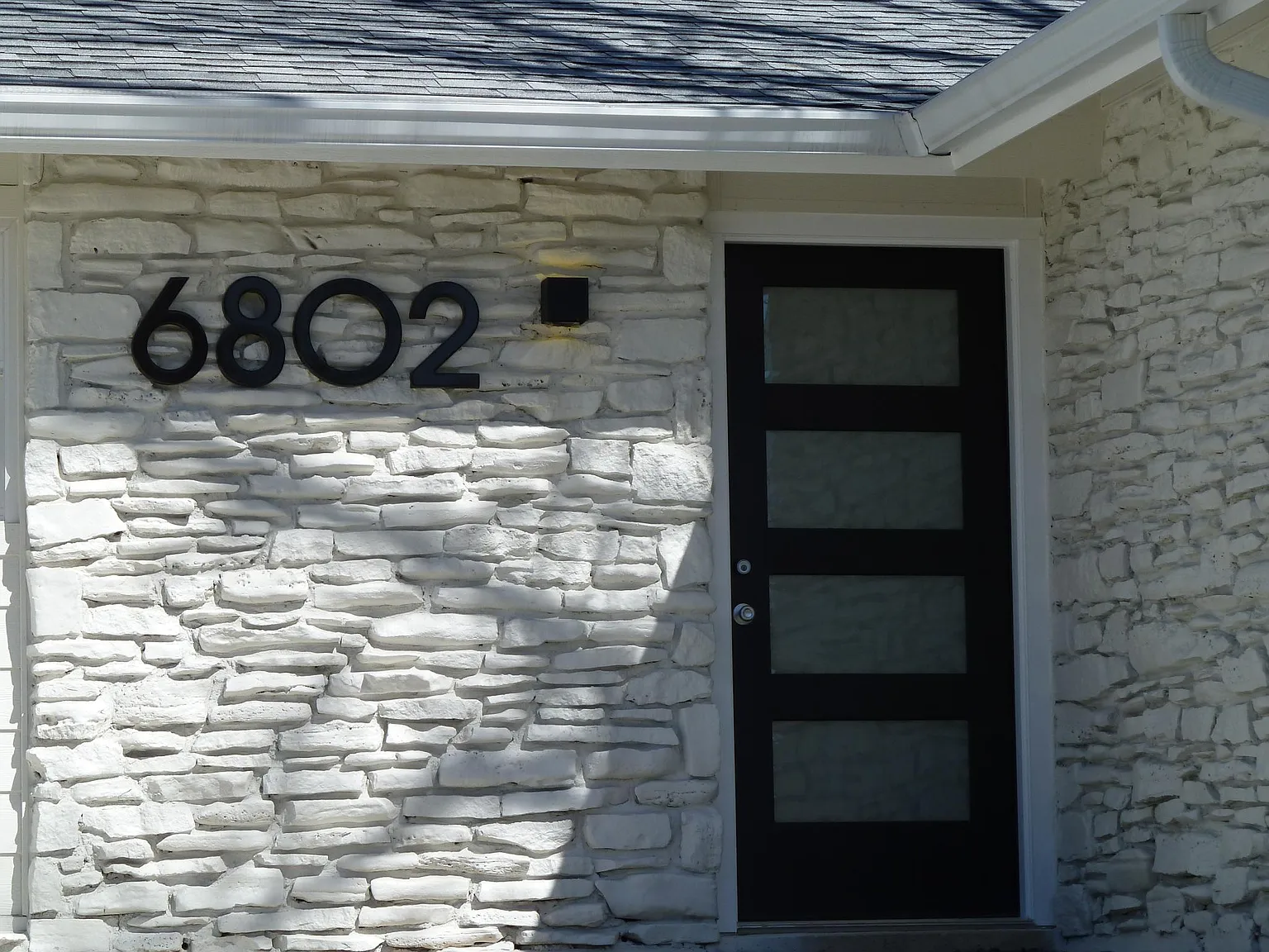 3 bed, 1195 sqft, $2,200 — Photo 2