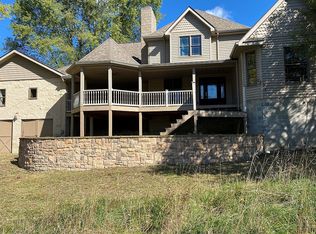 439 Hawthorn Rd, Claysville, PA 15323