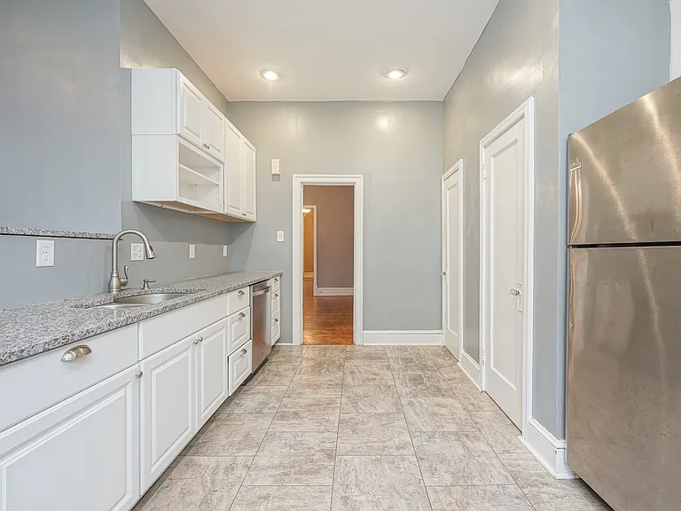 Kitchen w/ Dishwasher