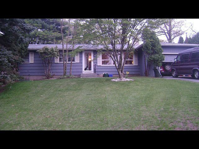 1st image of 10 Rosetti Dr
