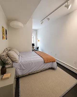 Bedroom, photo 1