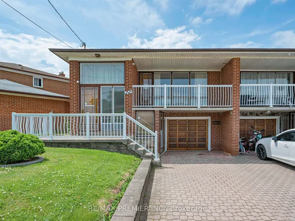 12 Goldcrest Blvd, Toronto, ON M6L 2X5