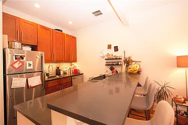 Rented by R New York