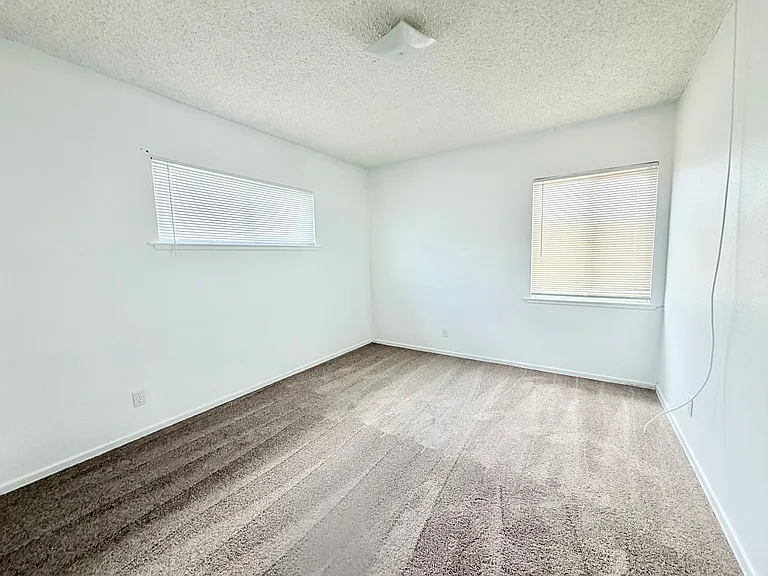 1514 N Hacienda Blvd — Photo 8