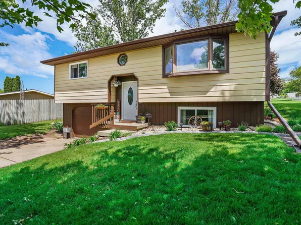 404 Elliott St, Dodgeville, WI 53533