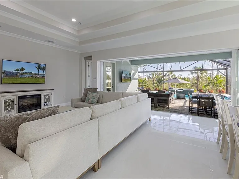 8982 Gustavia Ct — Photo 5