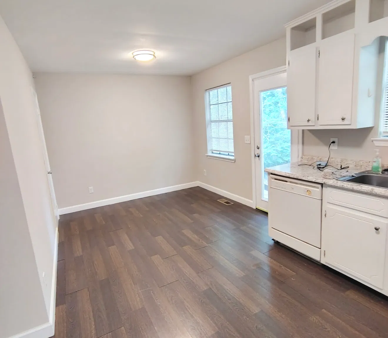 3 bed, 2088 sqft, $1,300 — Photo 4