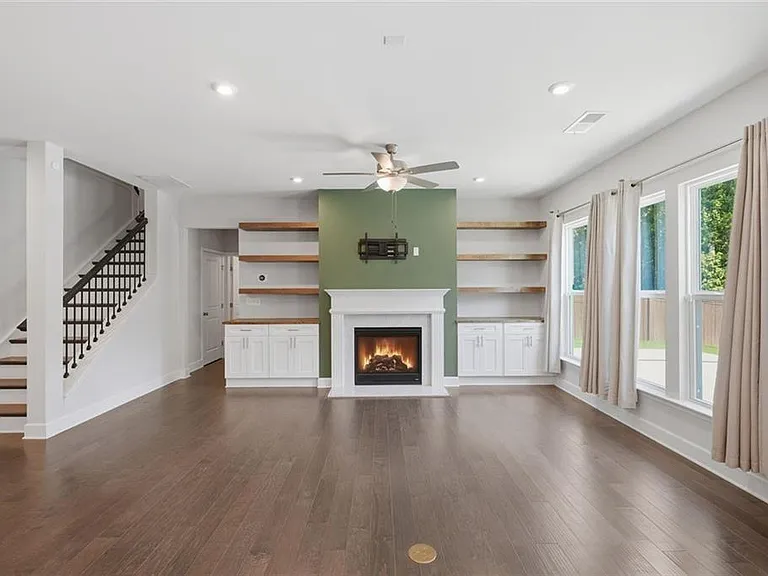 6168 Collins Rd — Photo 6