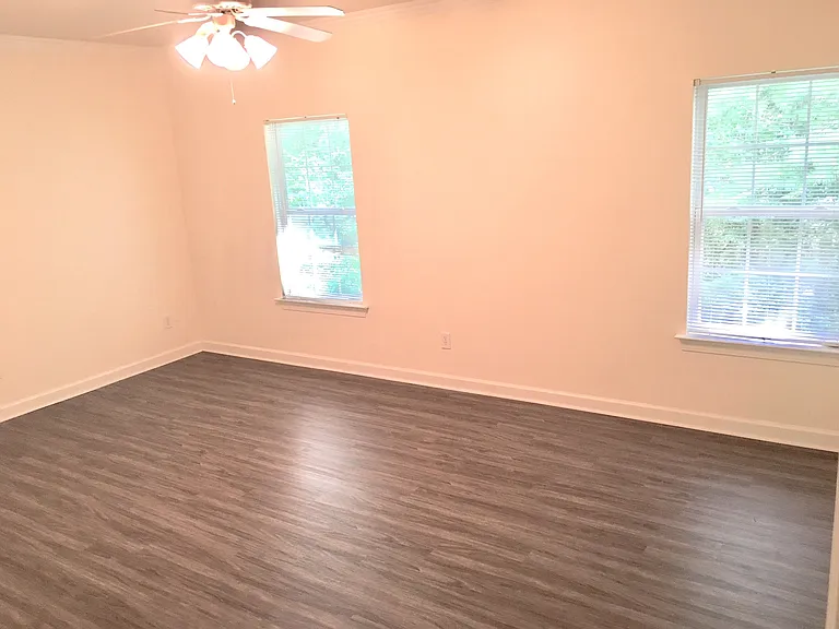 107 Pickering Ln — Photo 11
