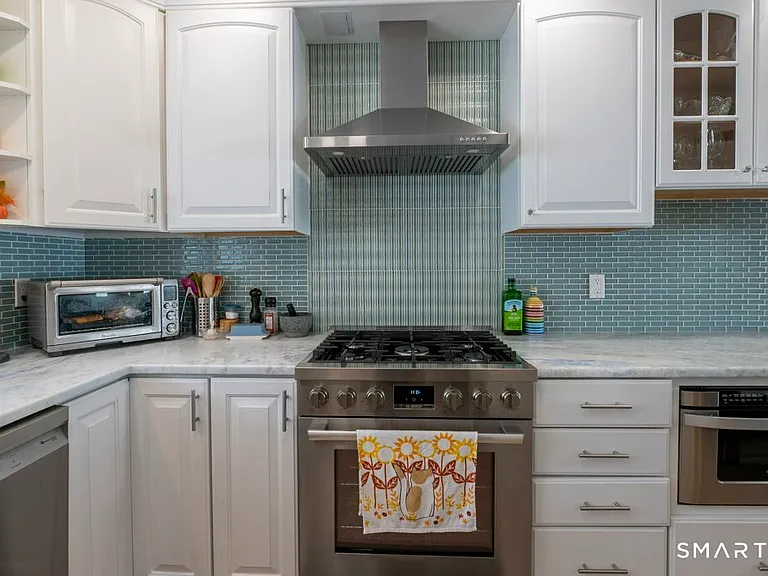 72 Cosey Beach Ave #3 — Photo 27