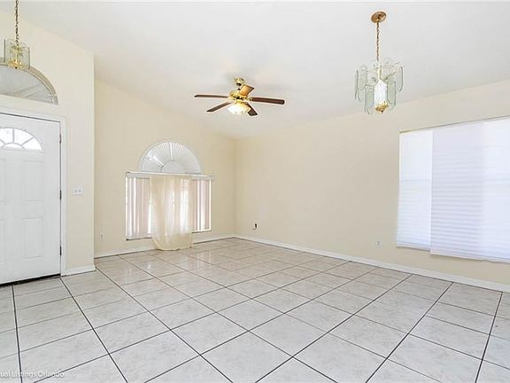 5th image of 350 Southern Charm Dr