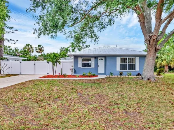 2715 52nd Avenue Ter W, Bradenton, FL 34207