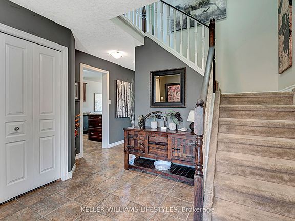 5th image of 1726 Ennismore Cres