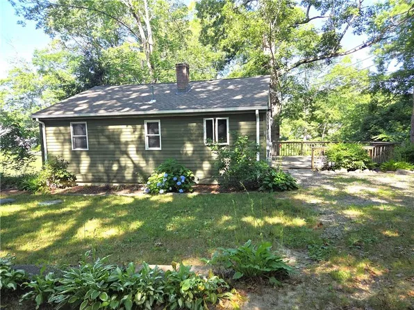 31 Lakeside Dr, Hope Valley, RI 02832