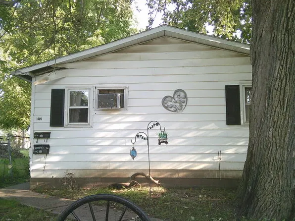 1606 W Jeffras Ave, Marion, IN 46952