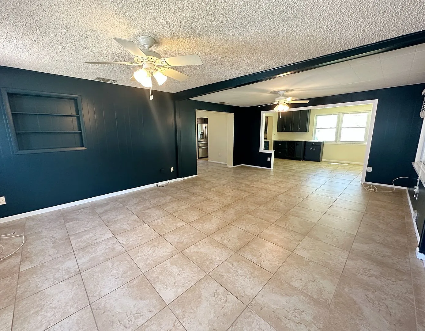 Limited-Time Offer: $500 Off Your First Month. Large Pool Home w/ Huge Yard, New Kitchen - Easy a... — Photo 4