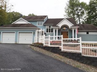 135 Carnforth Dr, Bushkill, PA 18324