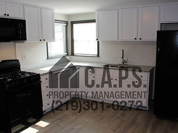 3rd image of 8327 Ellsworth Ct