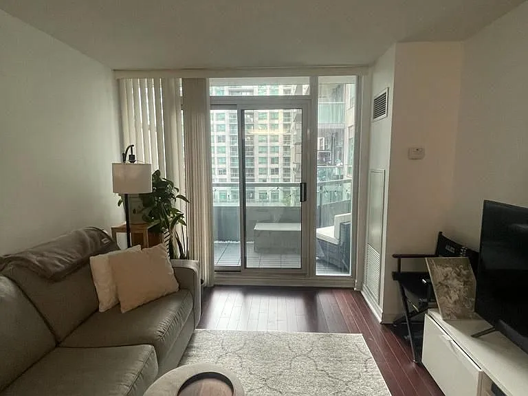 51 Lower Simcoe St #628 — Photo 8