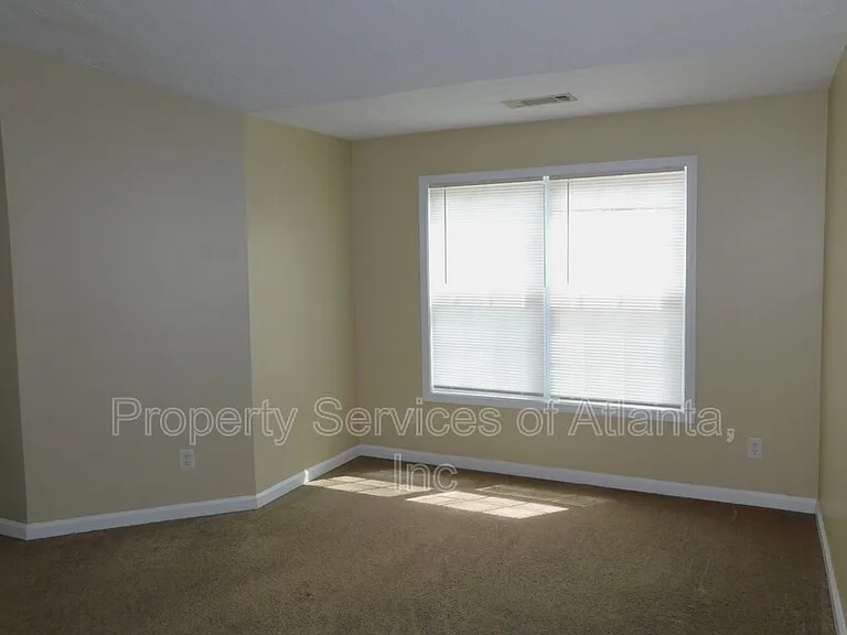 2379 Tullamore Cir — Photo 22
