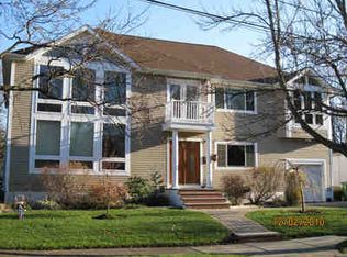 76 Selwyn Rd, Newton, MA 02461