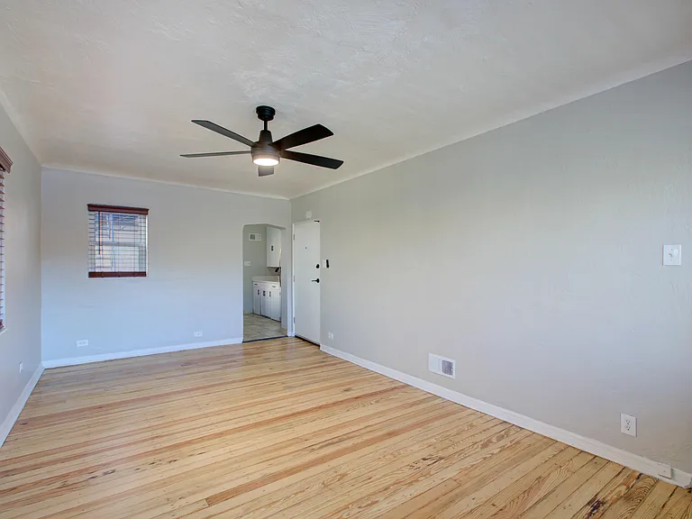 1030 N Washington St — Photo 36