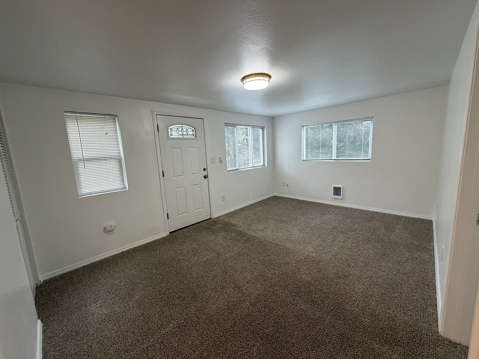 19843 25th Avenue NE — Photo 3