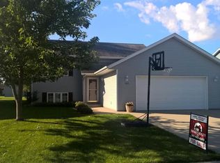 505 Grayhawk Dr, Mankato, MN 56001