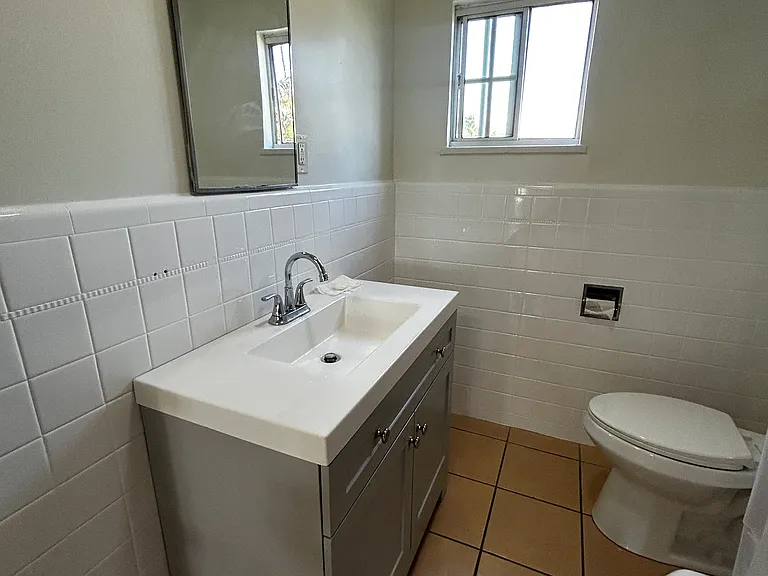 10618 Downey Ave #10620-1/2 — Photo 8