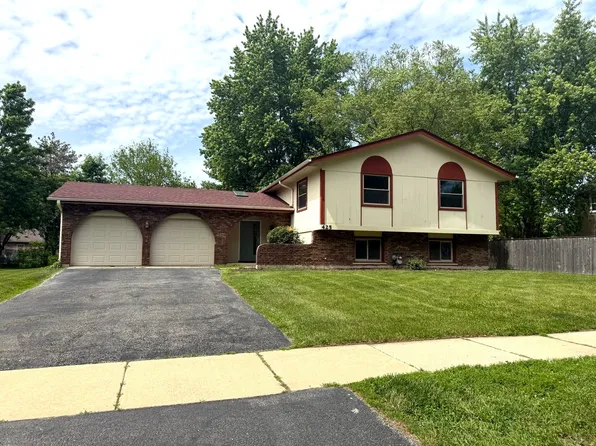 425 Carriage Hill Rd, Naperville, IL 60565