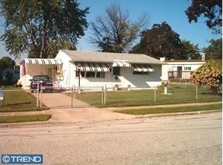 11 Merion Ln, Maple Shade, NJ 08052