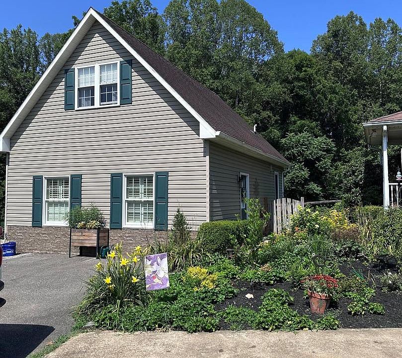 2nd image of 11004 Laforce Ln