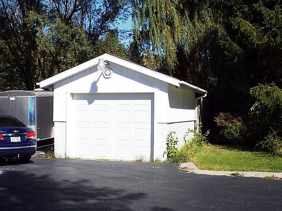 1 Car Detached Garage