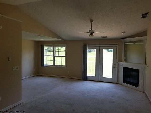 5th image of 209 Mountain Golf Dr