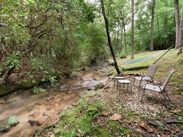 125 Jess Hooper Dr, Hayesville, NC 28904