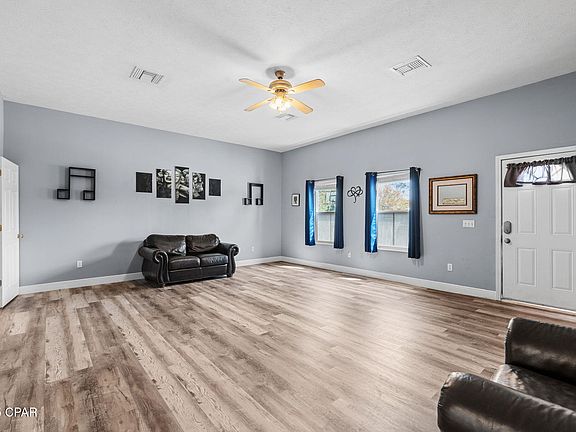 3rd image of 897 N Beach Way