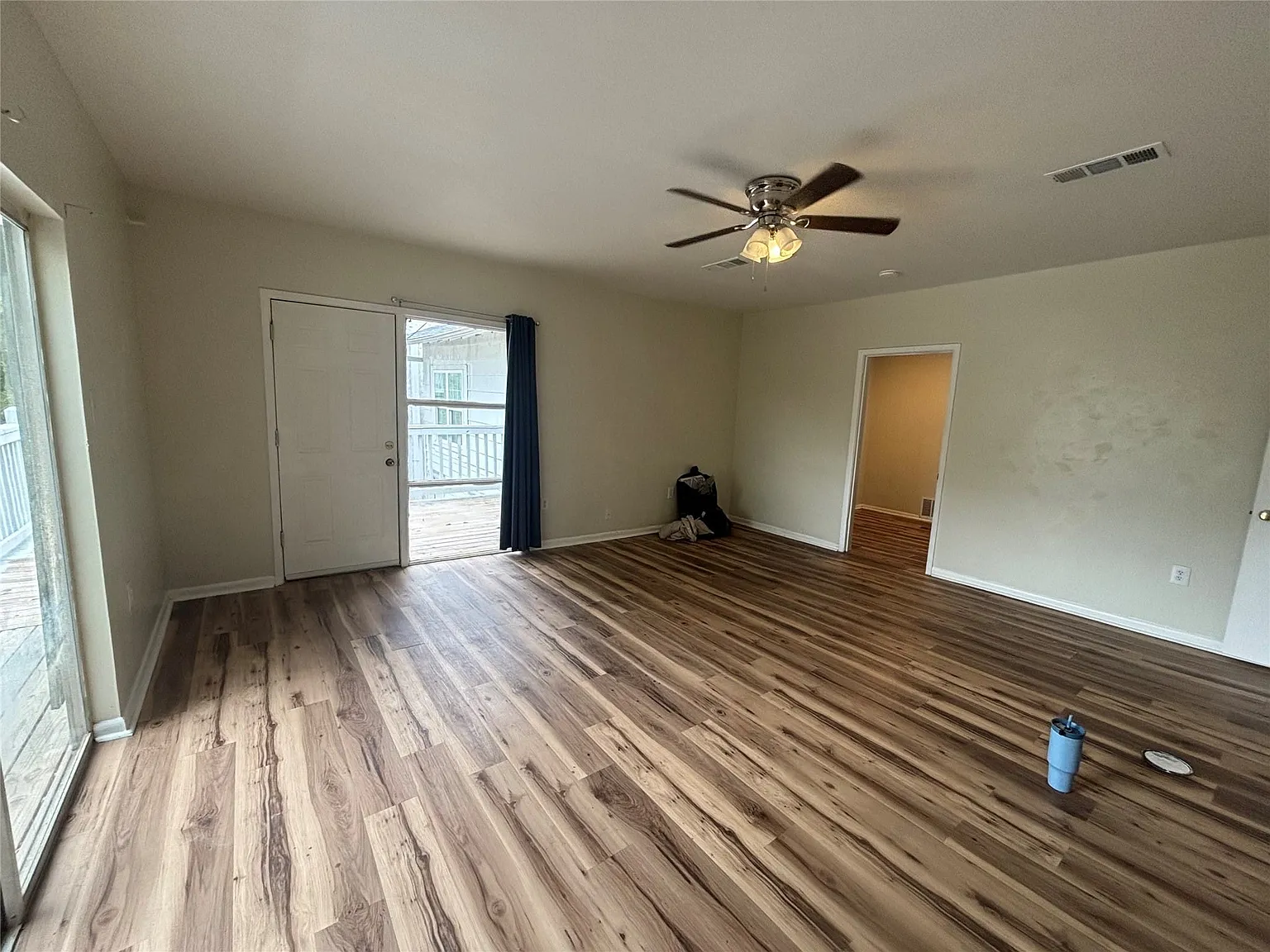 2 bed, 1.0 bath, 1206 sqft, $1,550 — Photo 2